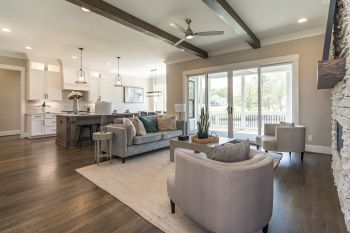 thumb_217_007originalfamilyroom.jpg