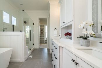 thumb_217_023originalprimarybathroom.jpg