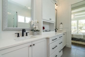 thumb_217_024originalprimarybathroom.jpg