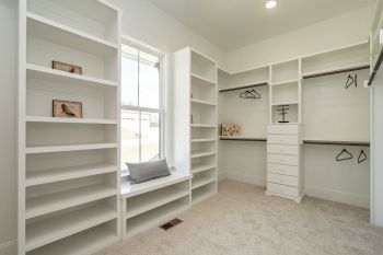 thumb_217_026originalprimarybedroomwalkincloset.jpg