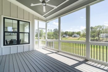 thumb_217_040originalscreenedporch.jpg