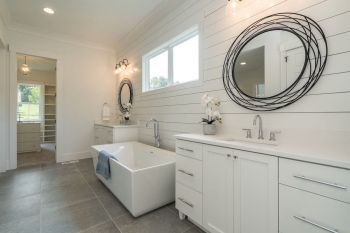 thumb_218_020originalprimarybathroom.jpg